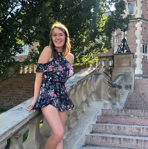 Meet your Posher, Olivia